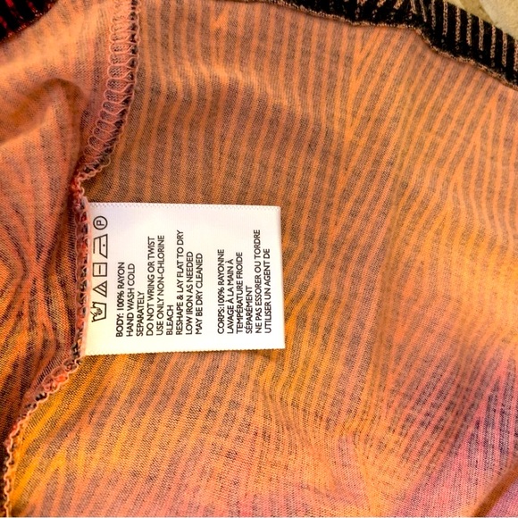 💕2 for $20 sale💕 Silence & noise tank top - Picture 5 of 6